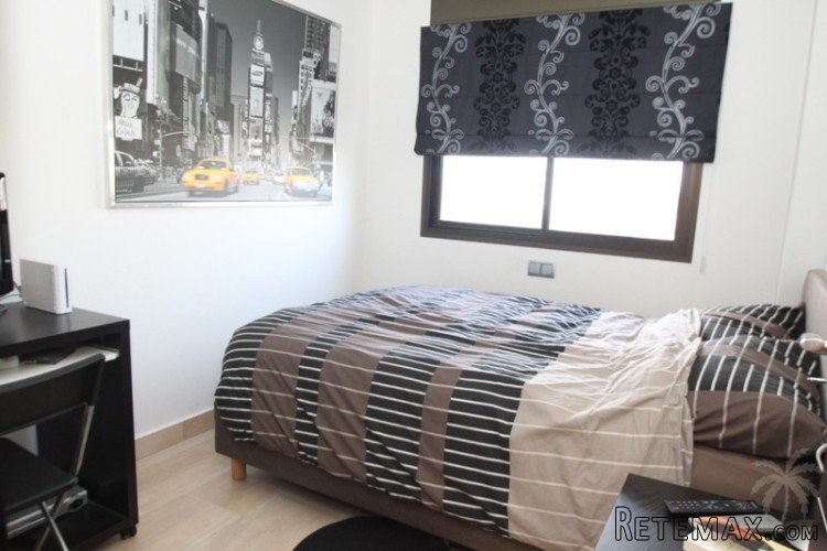Very luxurious three room apartment within walking distance.. - 7