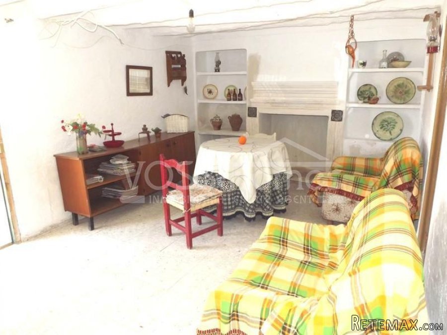 A lovely, traditionally, Spanish part reformed village.. - 8