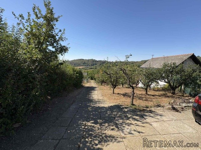 Vikend kuća 55m2,uknjižena,na 10ari placa - 2