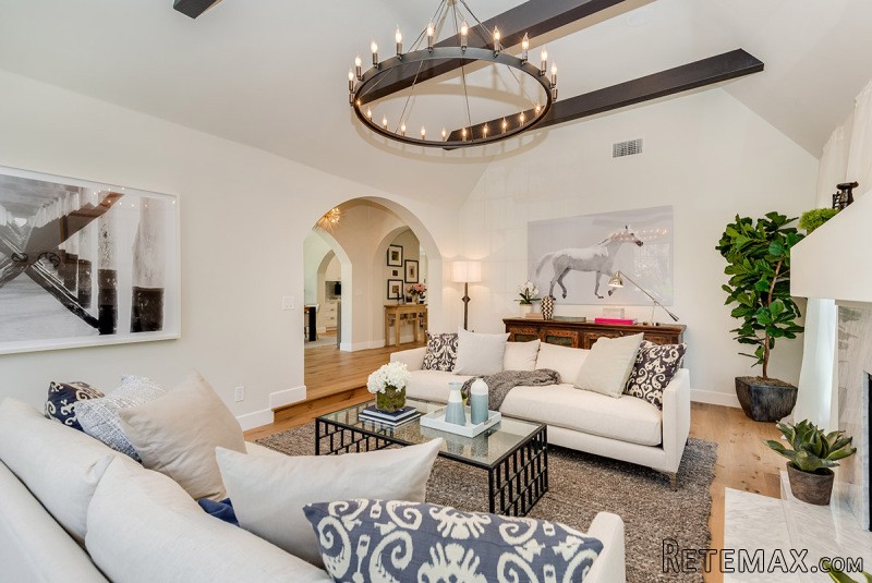 132 S Kilkea Dr Los Angeles, California.. - 2