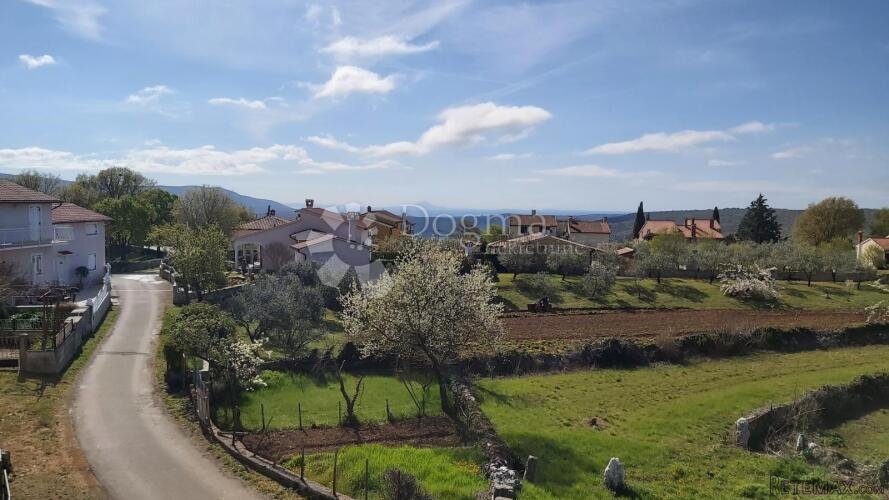 Građevinsko zemljište u centru sela - 3