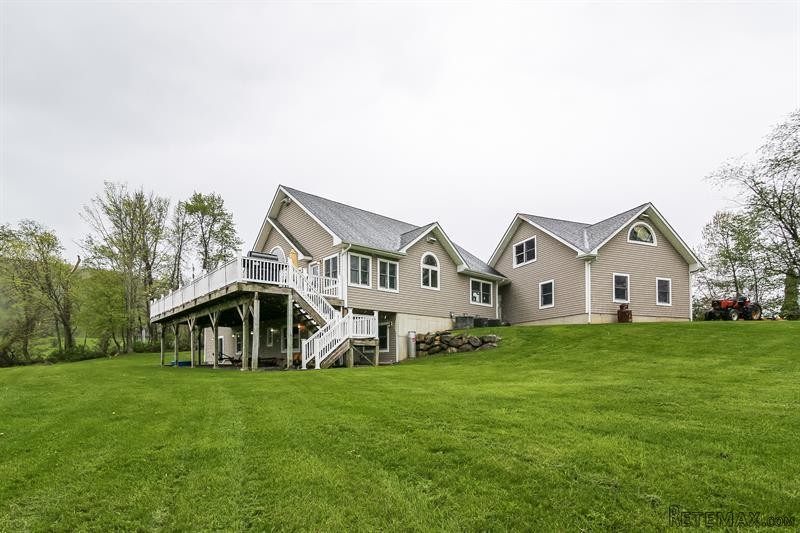 3 bedroom House For Sale: 4 Davis Rd..