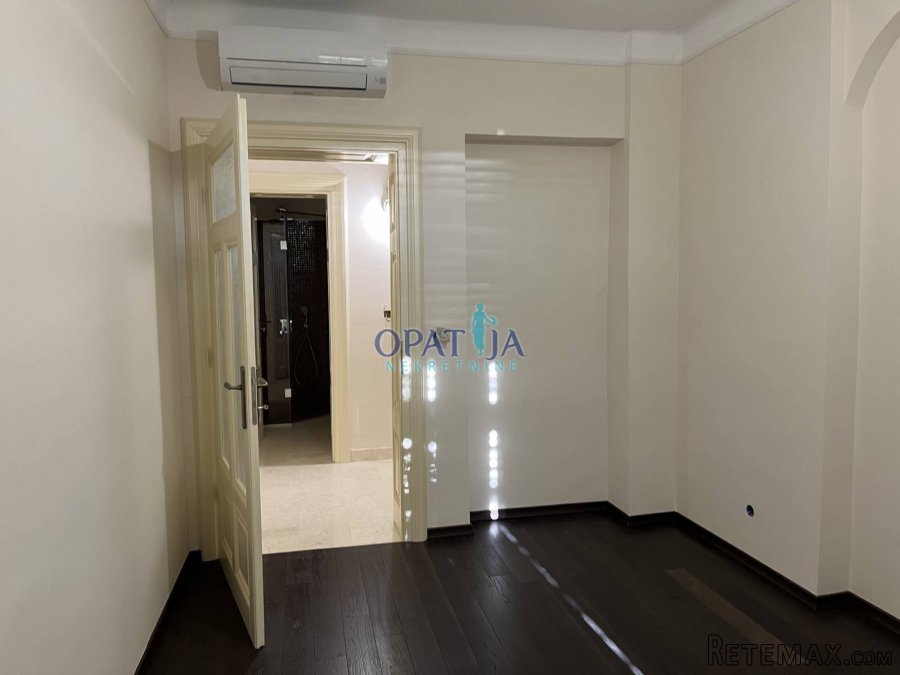 Opatija- strogi centar stan 64 m2 novouređen sa parkingom - 4