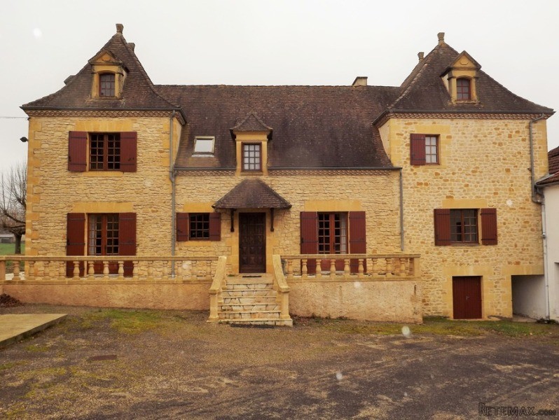 Stone House Set On 17 Hectares Of Land..