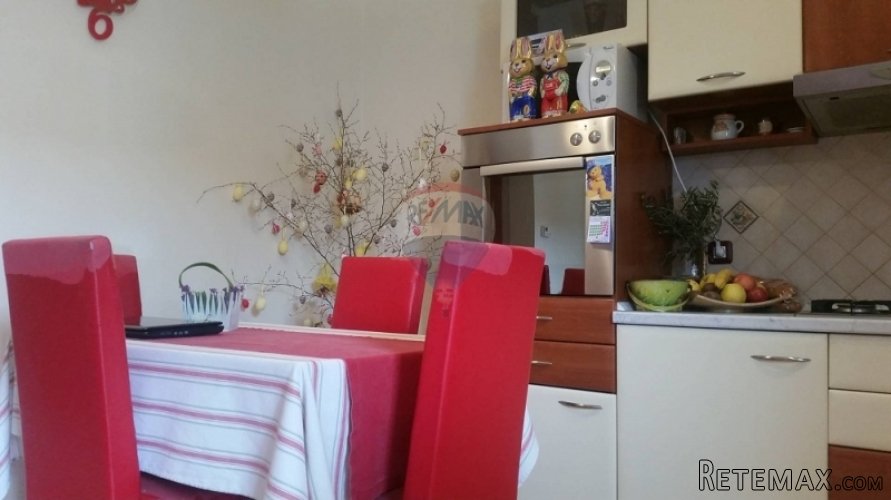 KUĆA SA ČETIRI STANA U BLIZINI DUGE UVALE! - 2