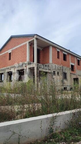 KUĆA U ROH BAU FAZI/POSLOVNO -STAMBENO