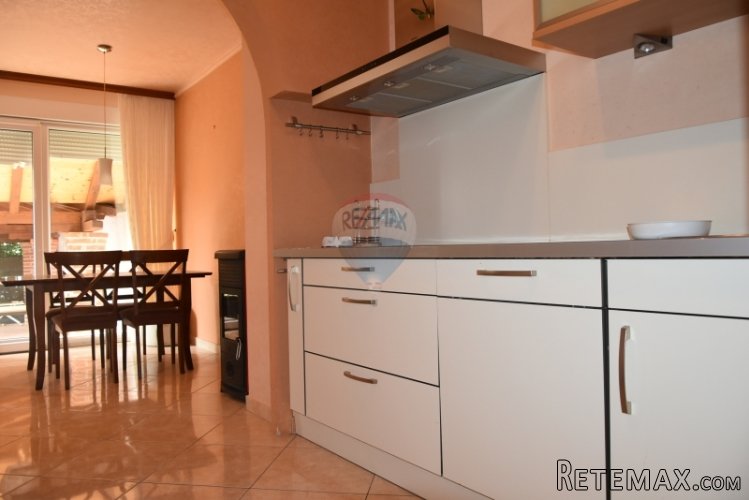 Kuća sa 2 stana,3 km od mora - 3
