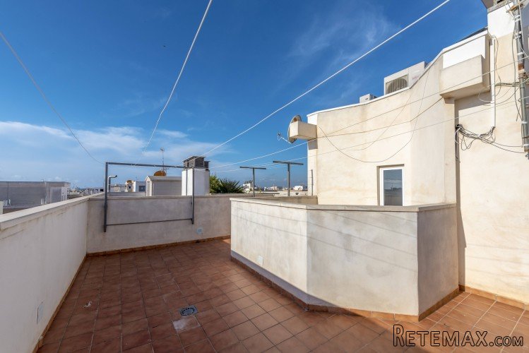 Fantastic house with top quality finishes, on the 3rd floor.. - 8