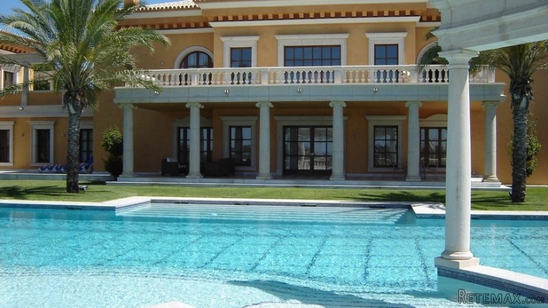 Luxury Mansion Set In A Huge And.. - 2