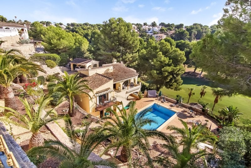 5 Bedroom 4 Bathroom Villa For Sale in.. - 2