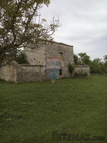 Istra,stara stancija okružena prirodom - 2