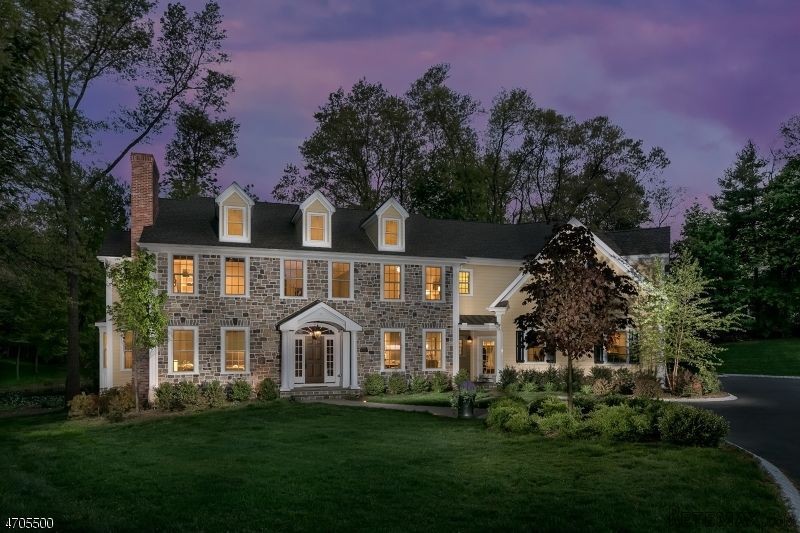 5 bedroom Detached House For Sale: 11..