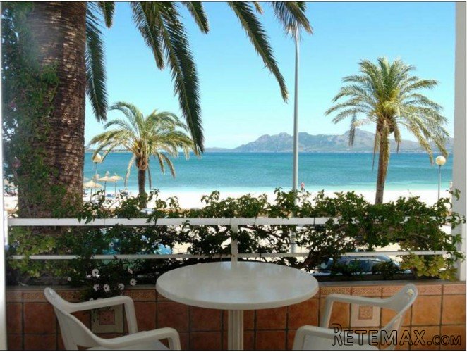 Duplex on the seafront. 4- double bedrooms, (1- suite) 3-.. - 2