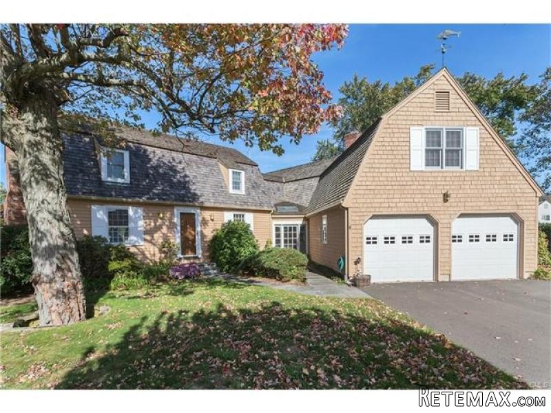 3 bedroom House For Sale: 41 FLYING..