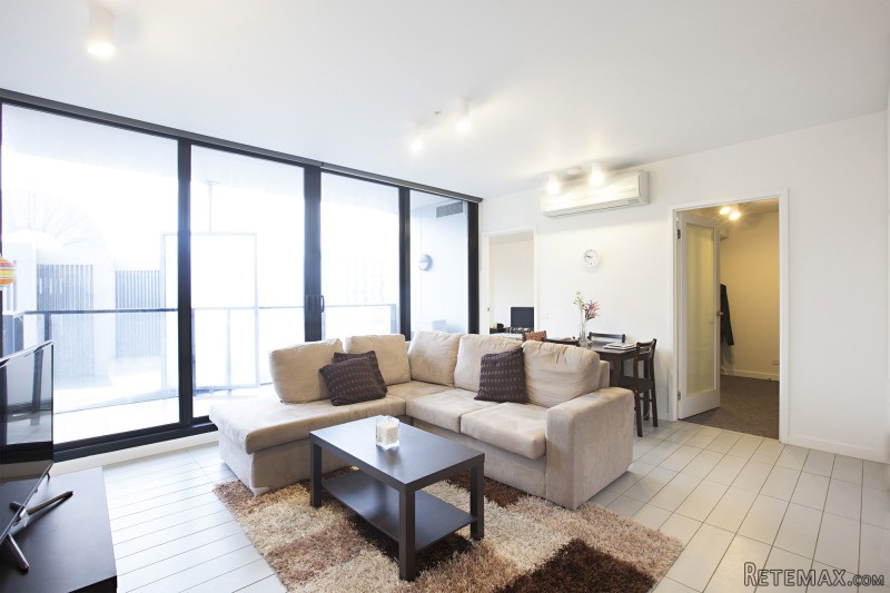 Charming Docklands Abode - 2