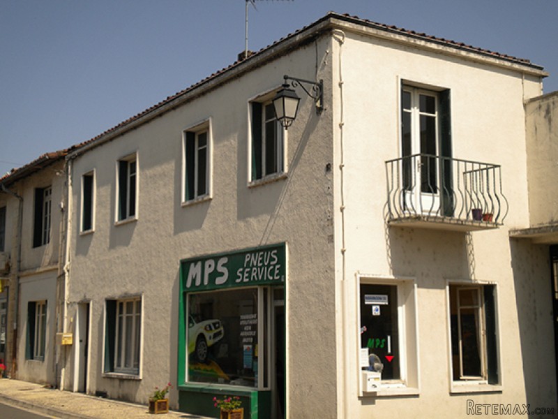 3 Bedroom House With Rented Shop In The.. - 2