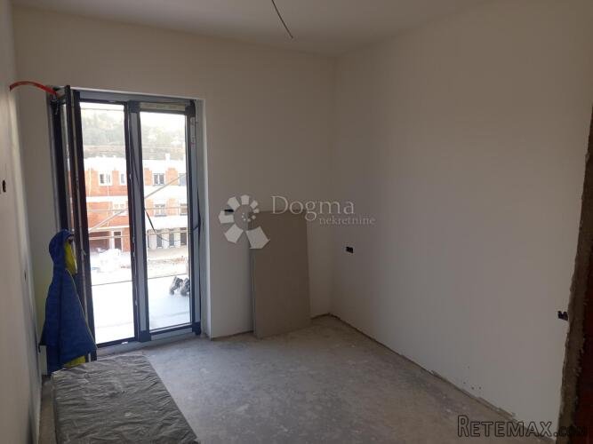 Penthouse na prodaju, 131 m2, mirna lokacija s predivnim pog