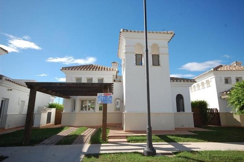 2 bedroom detached house for sale