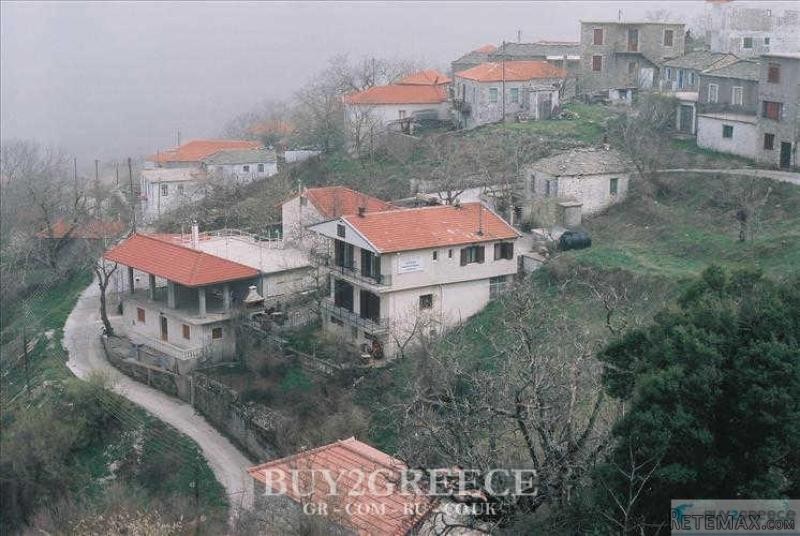 Β686 - FOR SALE BUILDING OF 220m2 ON A..