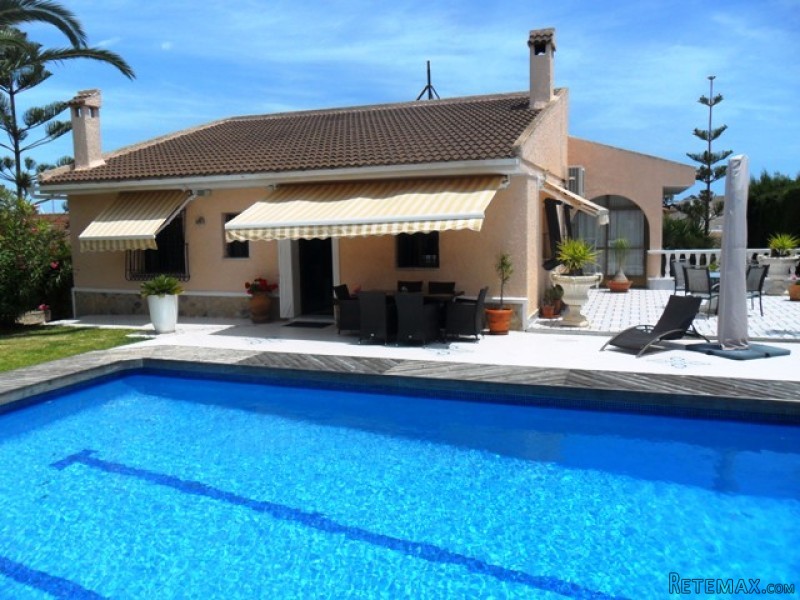 Villa For Sale In Los Balcones Sps6325