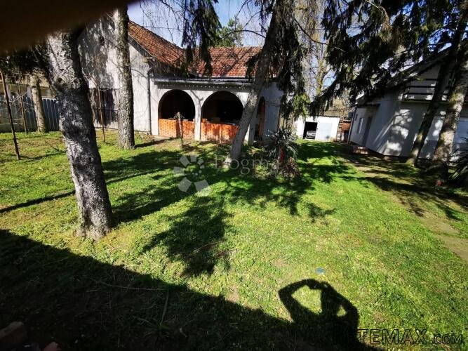 Dvije kuće, jedno veliko imanje – prilika koju ne želite pro - 2