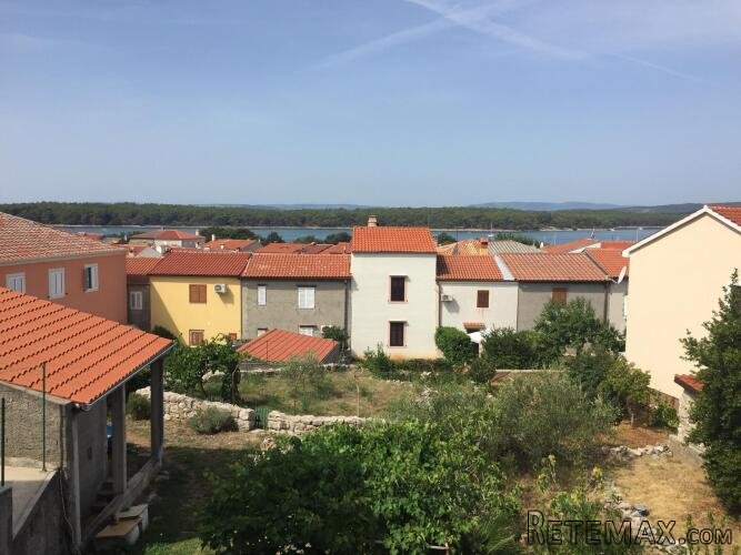 PUNAT KUĆA 200M OD MORA - 2