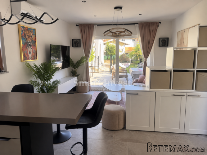 LOVRAN - CENTAR, stan od 60 m2 s okućnicom blizu mora