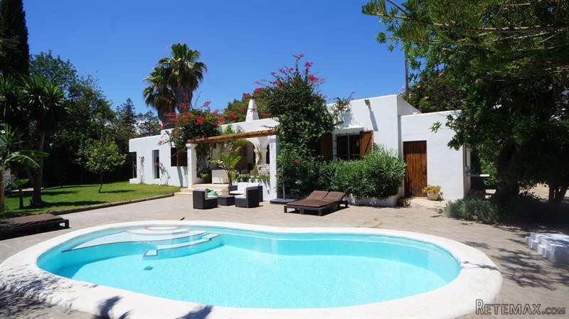 3 bedroom Country House For Sale: Cala..