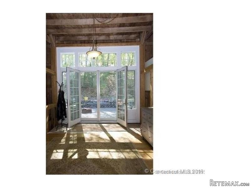 3 Bedrooms - Barn - CT - For Sale