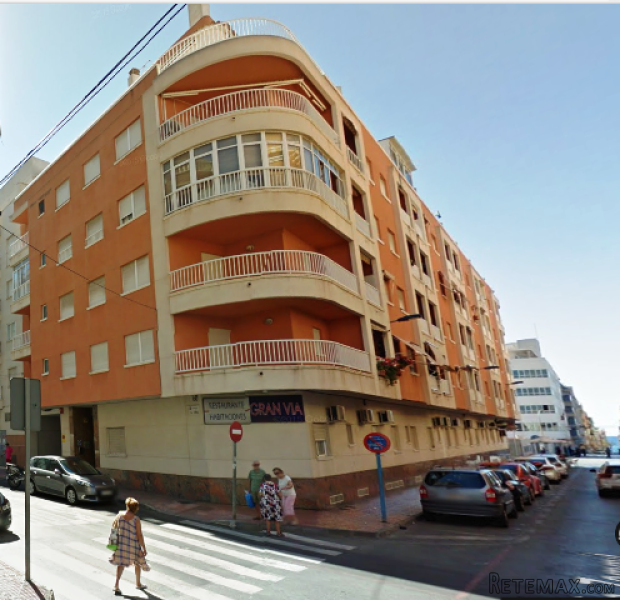 RS223, Bargain apartment in Torrevieja..