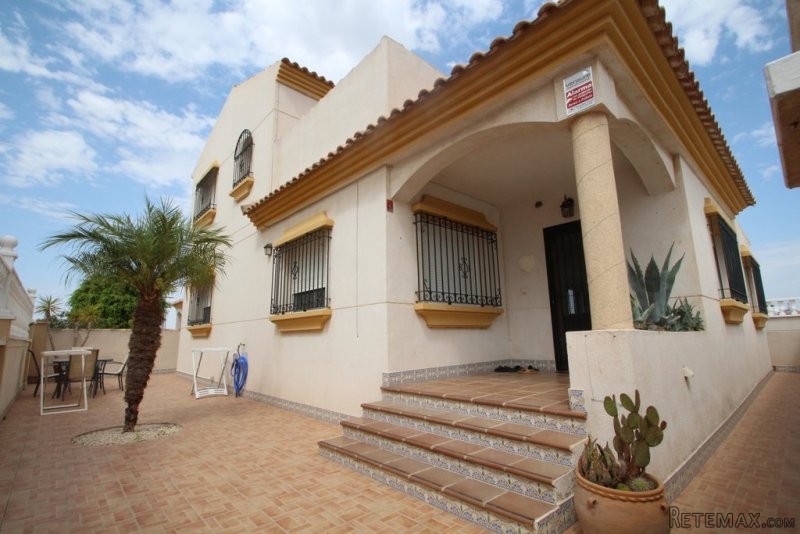 3 Bedrooms - Villa - Alicante - For Sale