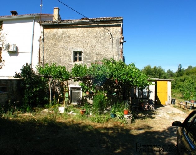 SVETI LOVREČ, KAMENA KUĆA ZA ADAPTACIJU I 13000 M2 ZEMLJIŠTA - 2