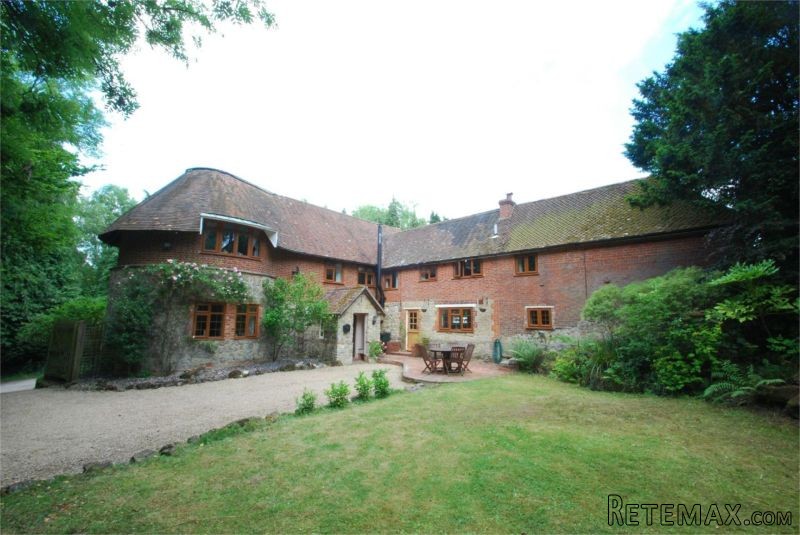 5 Bedroom Detached House