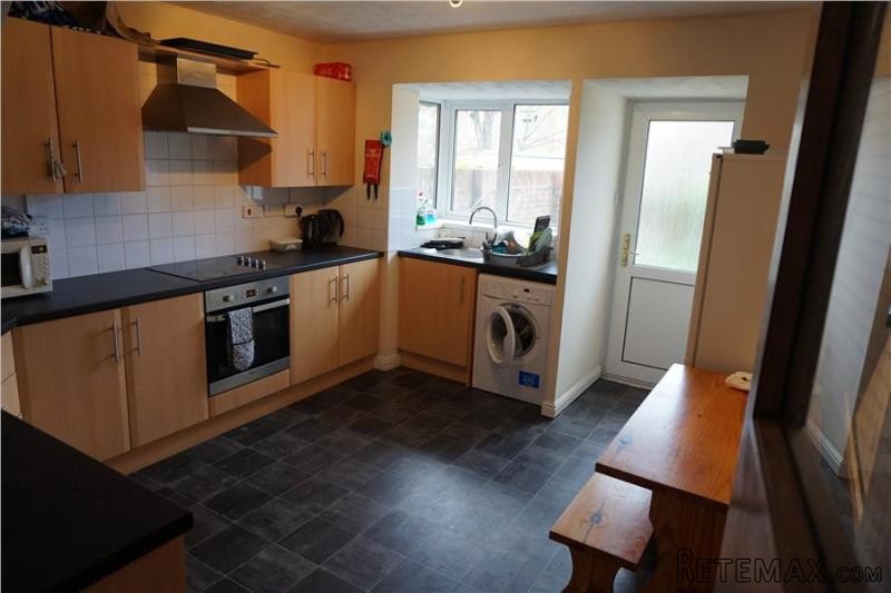 4 Bedrooms - House - Hampshire - For.. - 2