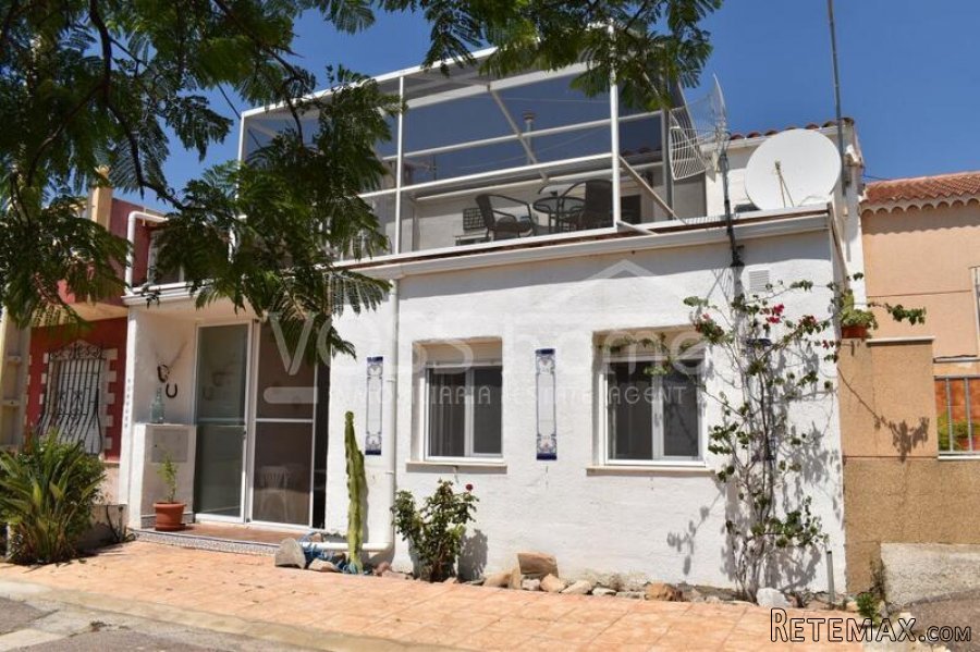 EXCLUSIVE LISTING WITH VOSS HOMES - A recently decorated 2.. - 2