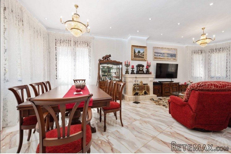 This beautiful villa, with a very majestic appearance, is.. - 2