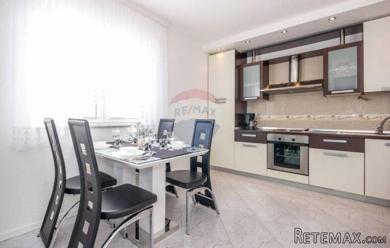 IKA, Oprić - Dvoetažni 3S+DB, 86 m2 Novija gradnja - 3