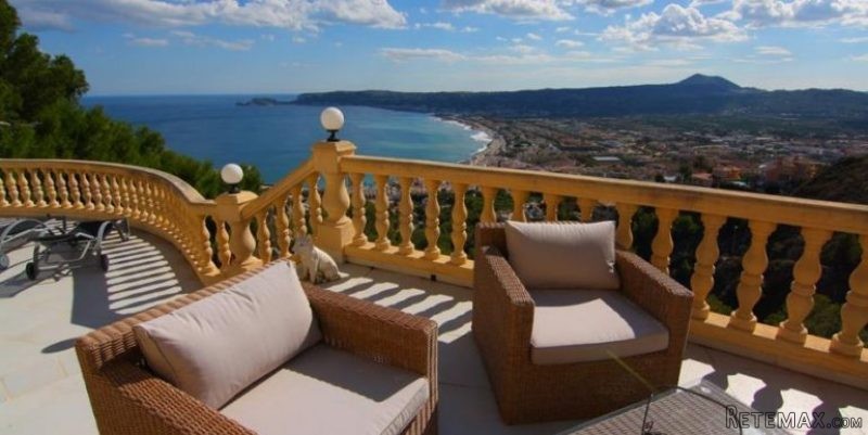 4 Bedroom 3 Bathroom Villa in Javea. - 2