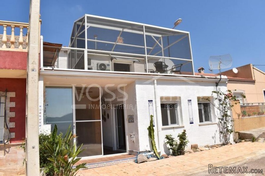 EXCLUSIVE LISTING WITH VOSS HOMES - A recently decorated 2.. - 4