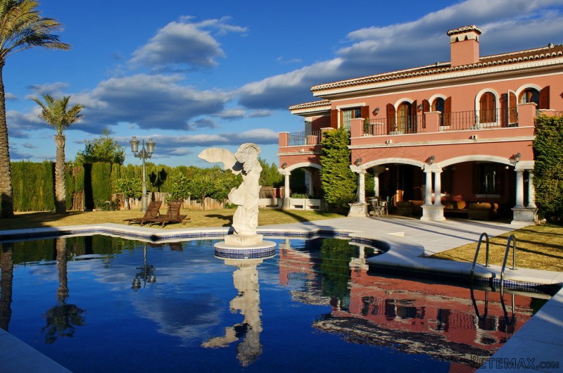 Three-Storey Colonial Style Villa - 2