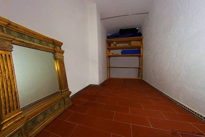 3 Bedroom 2 Bathroom Apartment In.. - 2