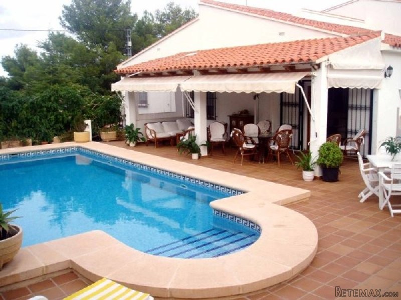 3 Bedrooms - Villa - For Sale