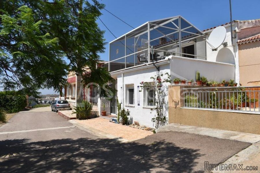 EXCLUSIVE LISTING WITH VOSS HOMES - A recently decorated 2.. - 6