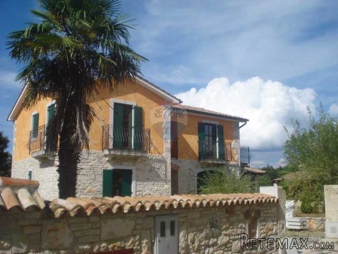 Kuća 168 m2 u intimnom okruženju blizu Poreča - 2