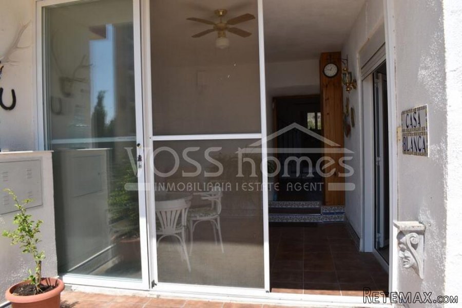 EXCLUSIVE LISTING WITH VOSS HOMES - A recently decorated 2.. - 7