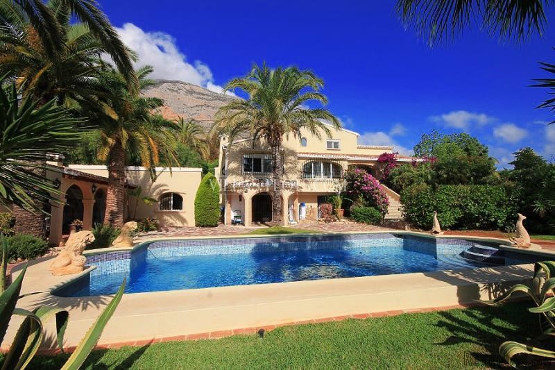 5 Bedroom Villa In Javea