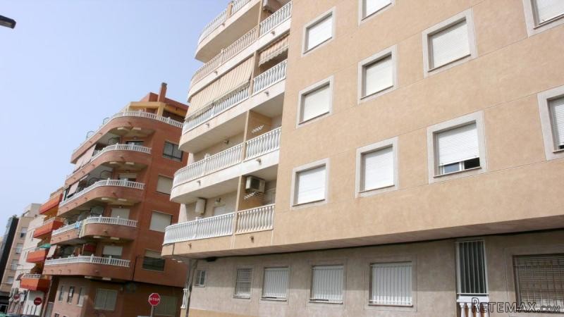 2 bedroom, 1 bathroom Apartment, (build..