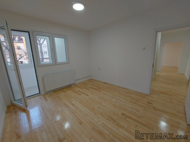 Prodajem dvoiposoban stan Novi Sad-Rotkvarija - 11