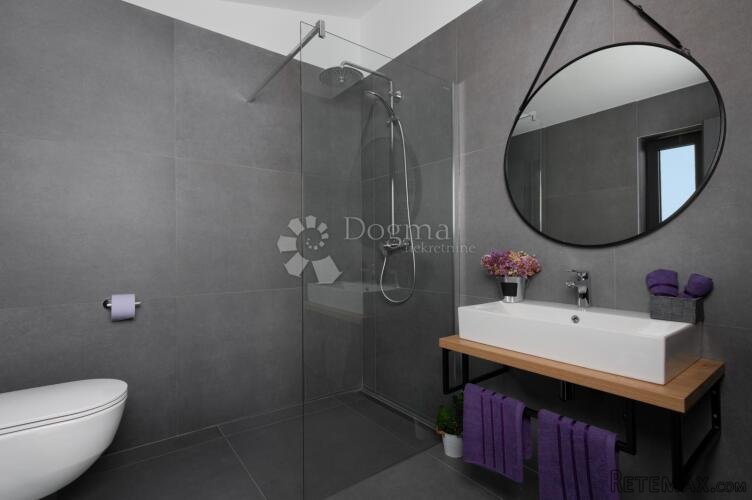 ELEGANTNA VILLA S BAZENOM, NOVOGRADNJA! - 12