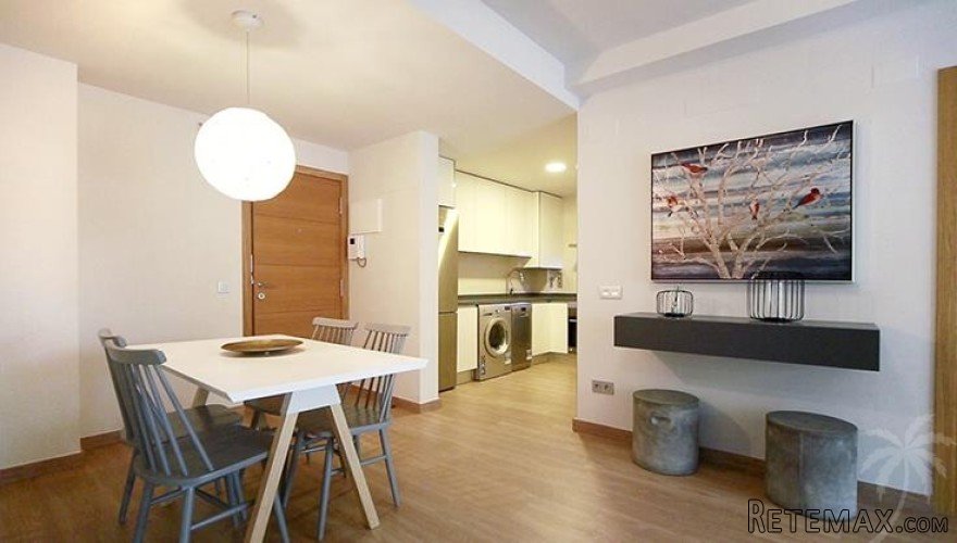 This apartment complex in Oliva is located in a desirable.. - 2